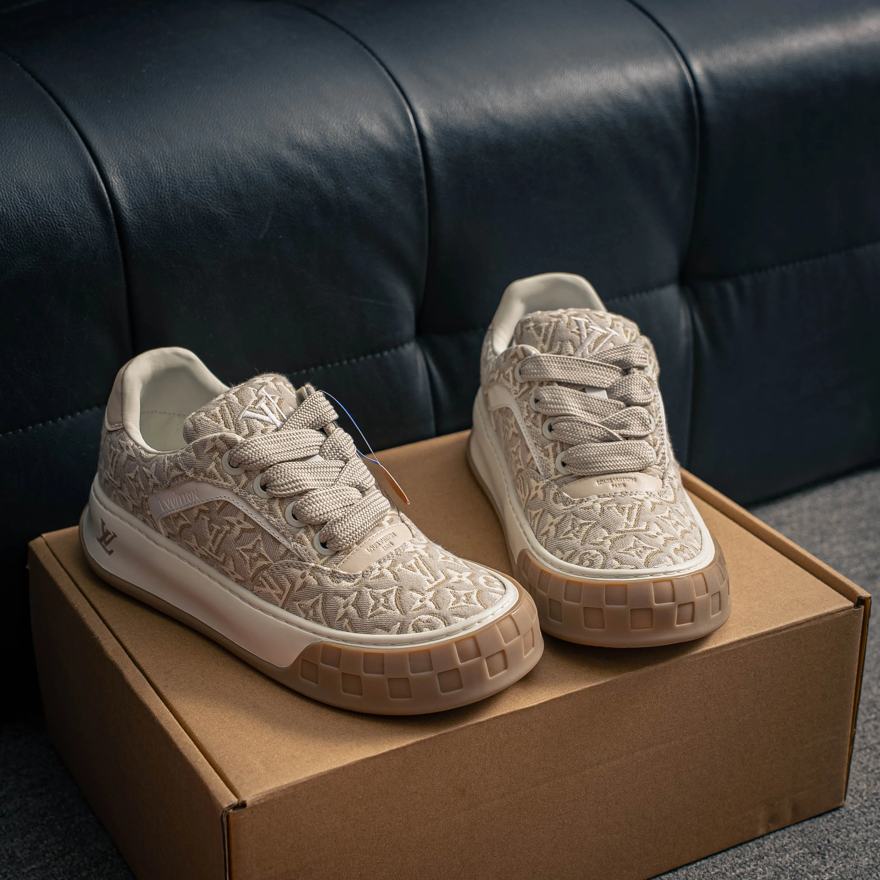 # LV tilted ， Shoes，Sneakers， Shoes，Skate Shoes~~ Sneakers， LV Shoes ， Cushioning TPU Vuitton ，